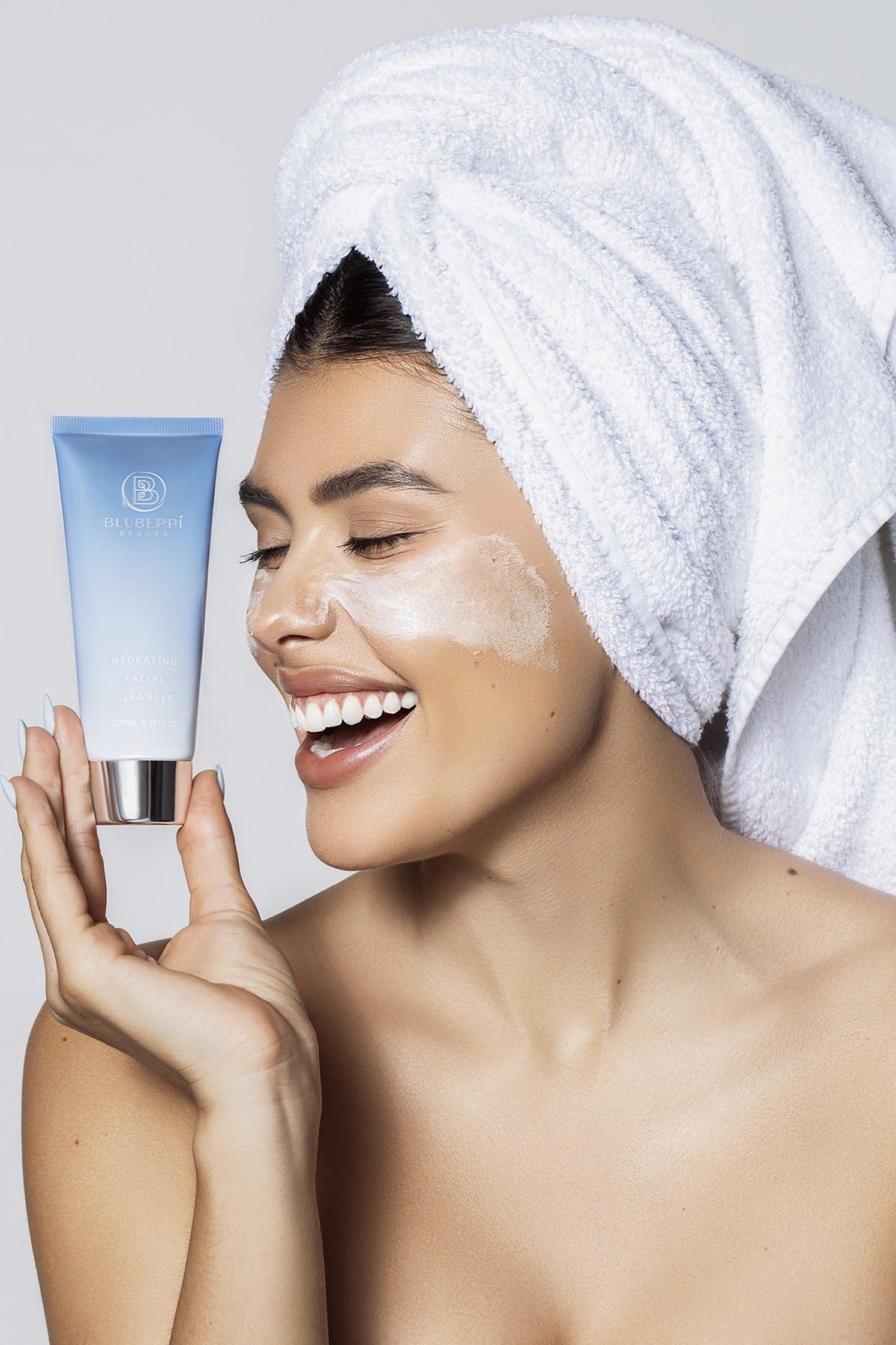 Hydrating Facial Cleanser - Image 3